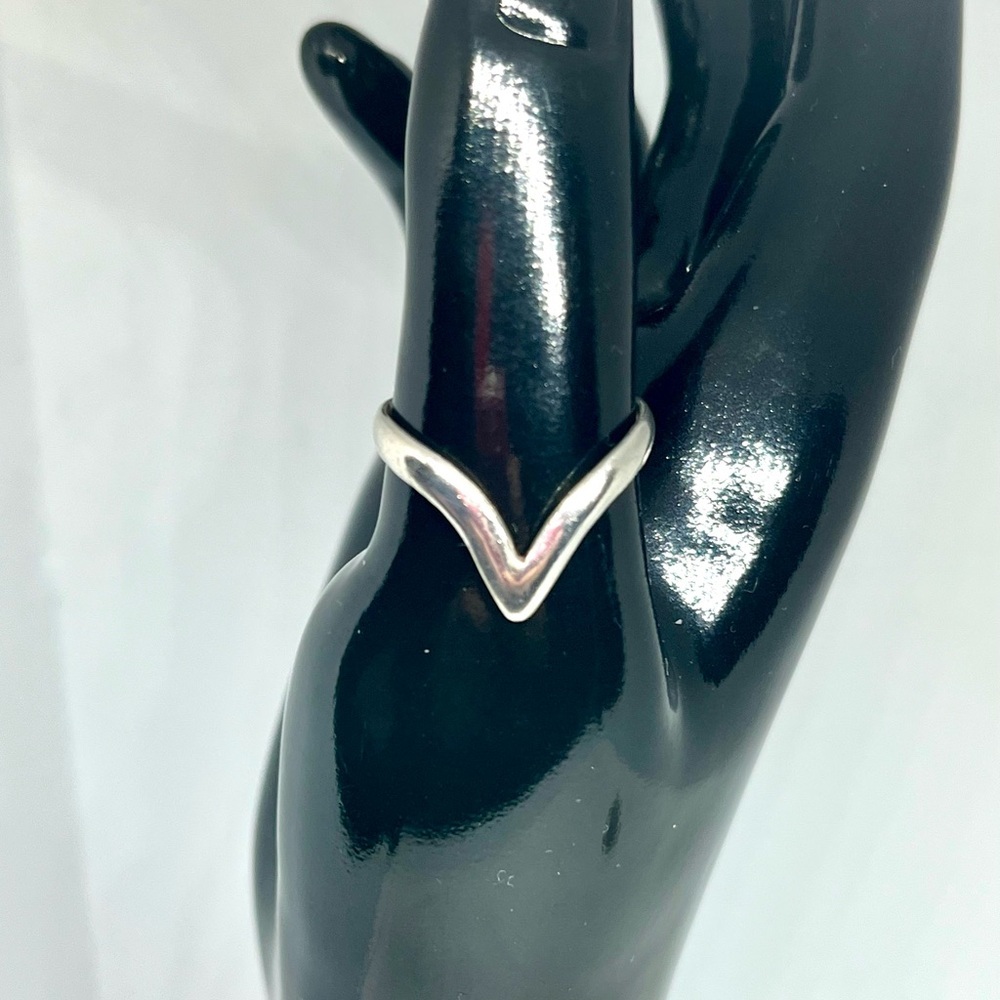 Sterling Silver Chevron Minimalist Ring